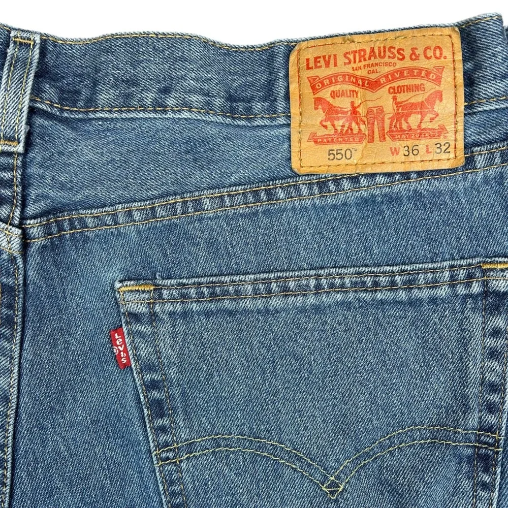 EUC Levis 550 Relaxed Fit Mens Blue Denim Jeans 36x32 Medium Wash Tapered Leg
